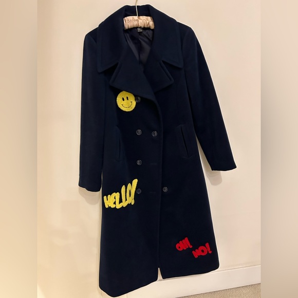 #trench #navybluetrench #verywarm #veryheavy #emoji #vitangetrenchcoat - Picture 1 of 9